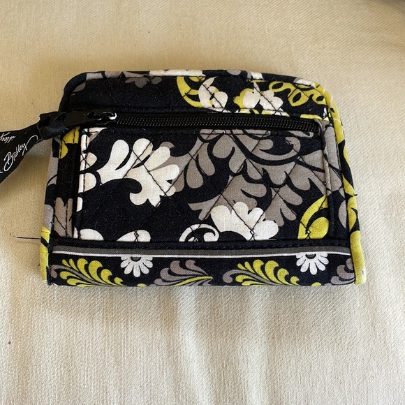 Vera Bradley-Baroque Print 2012 Winter-Fold Over Kiss Lock Wallet/Coin - Picture 2 of 3
